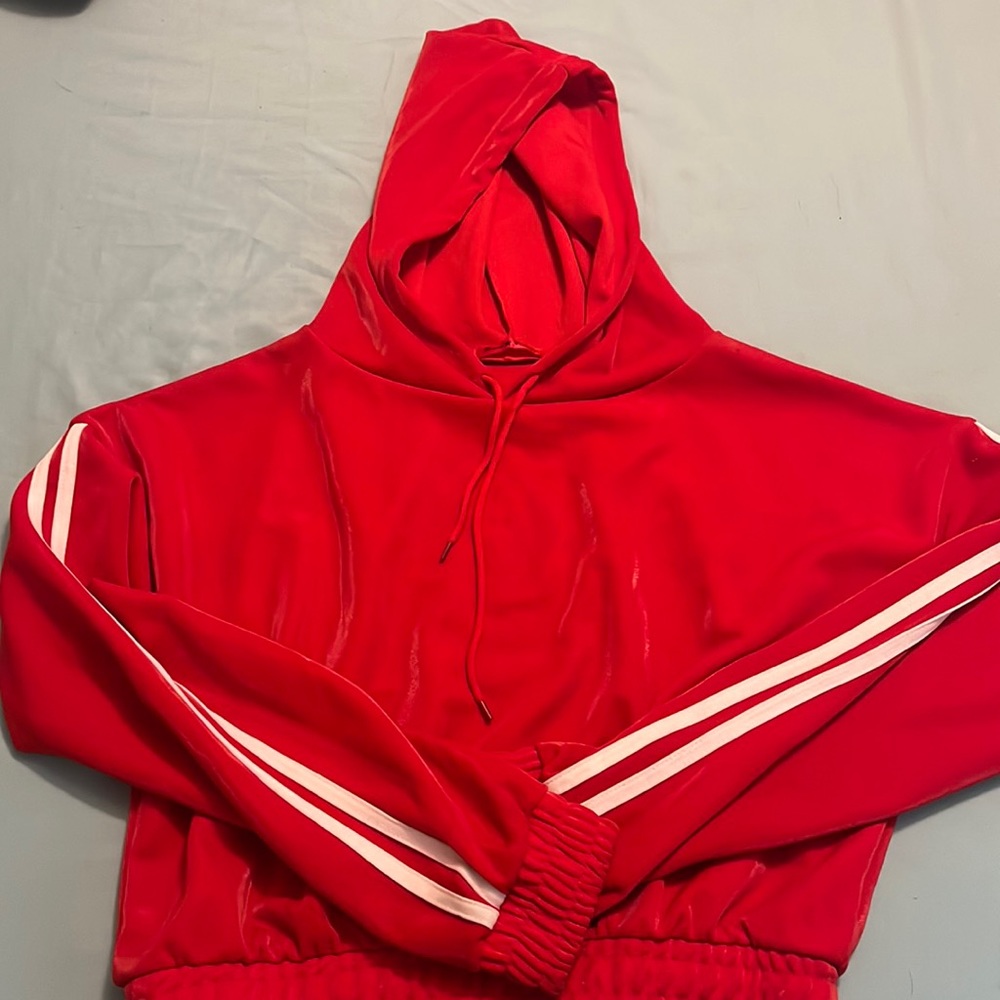 Cropped hoodie very thin and sporty